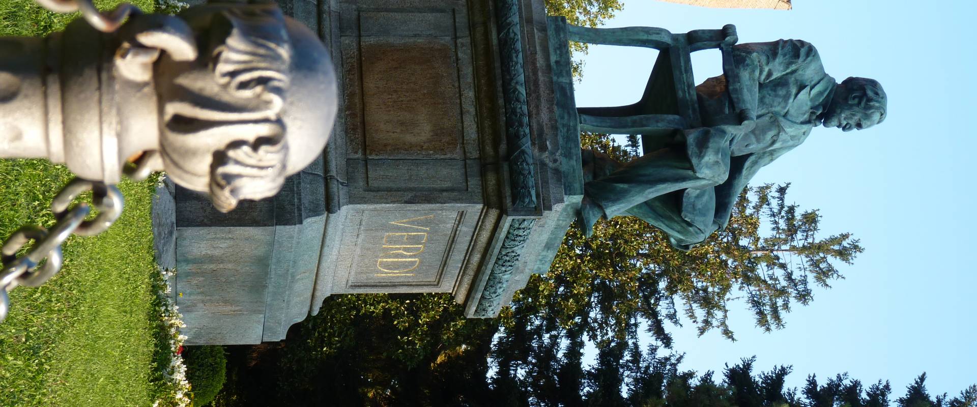 Prospettiva su Monumento Giuseppe Verdi - Busseto foto di IL MORUZ